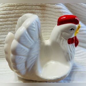 Vintage hen napkin, salt & pepper shakers holder.